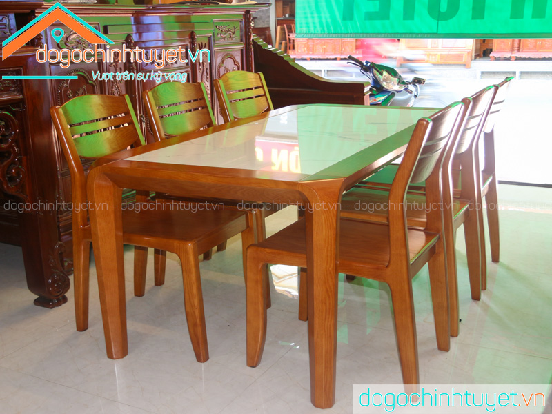 Bàn ghế ăn gỗ Sồi màu Xoan Đào ở Thái Bình